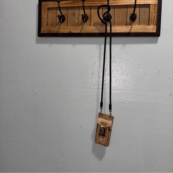 Hunter Beige Phone Bag - Picture 2 of 5